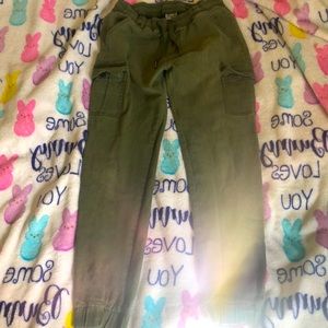 Cargos army green